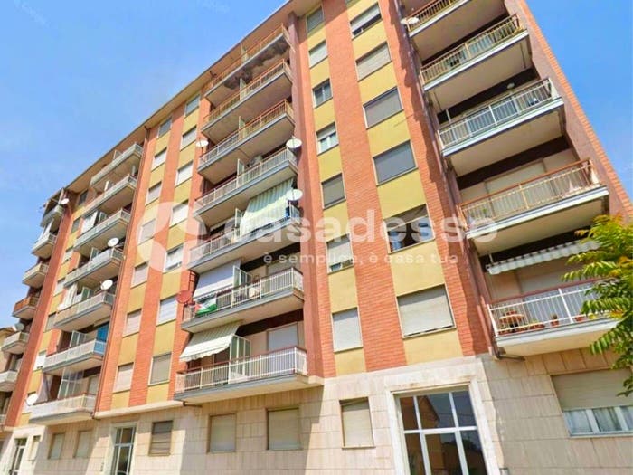 Appartamento trilocale in vendita in Corso Leone Giordano, Centro, Livorno Ferraris