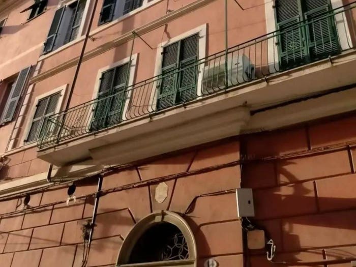 Appartamento con 6 locali in vendita in Via Felice Cascione, Porto Maurizio, Imperia