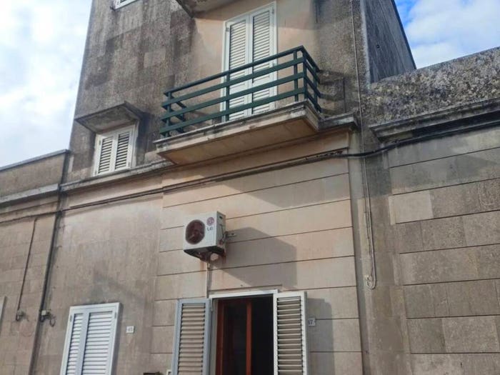 Casa con 6 locali in vendita in Via Castrignano, Melpignano