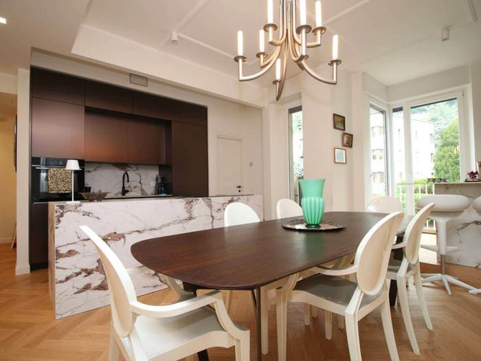 Appartamento quadrilocale in vendita in Via Tommaso Grossi, Borghi, Como