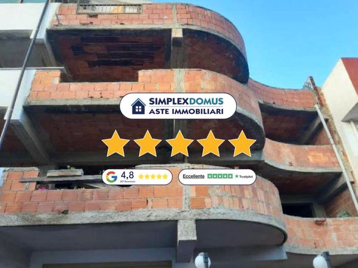 Appartamento con 6 locali in vendita in Via Cesare Battisti, Furci Siculo
