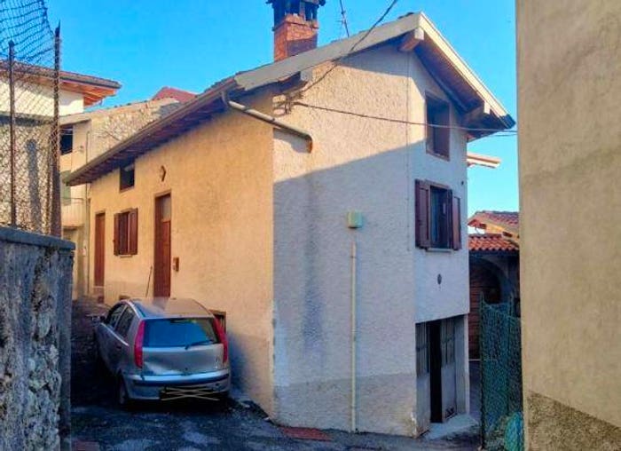 Casa trilocale in vendita in Via Rifugio, Bossico