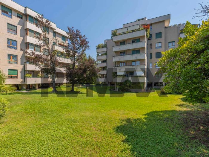 Appartamento quadrilocale in vendita in via Donizetti, Cazzaniga Ospedale, Monza
