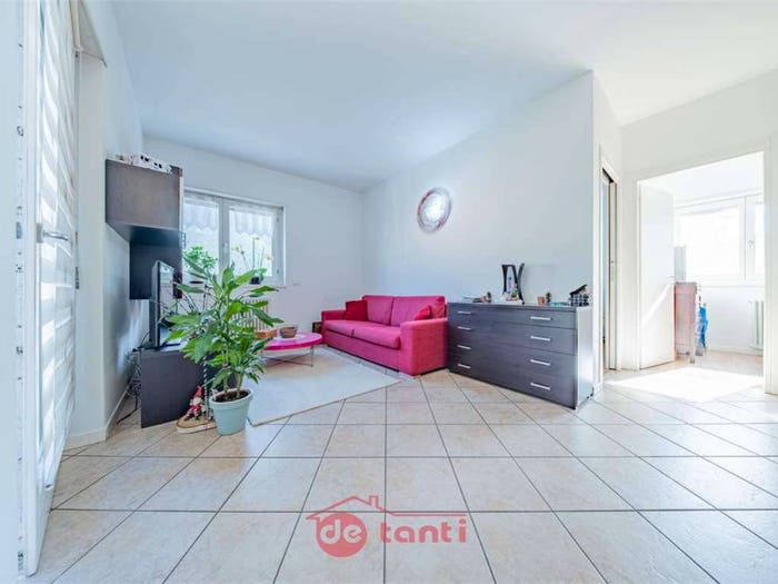 Appartamento trilocale in vendita in Via All'Argine, Rogolo