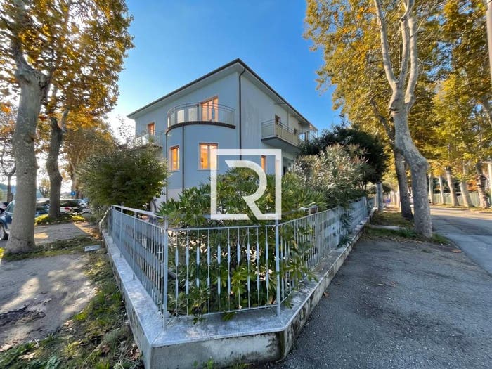 Casa con 6 locali in vendita in NINO BIXIO, Cesenatico Levante, Cesenatico