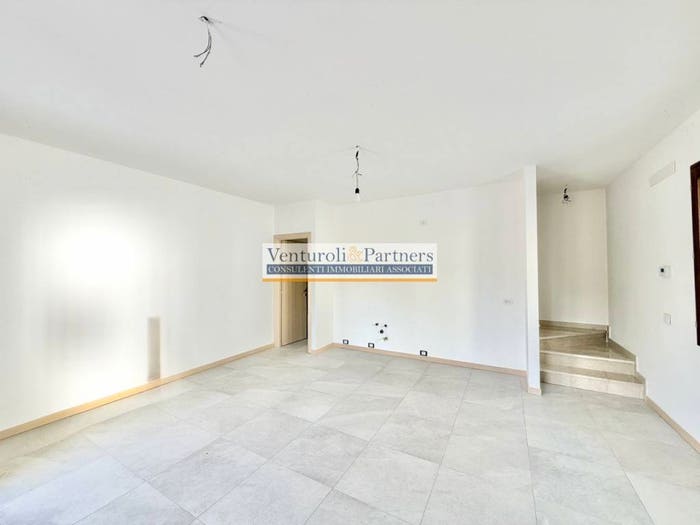 Appartamento trilocale in vendita in Via Leonardo da Vinci, Rezzato