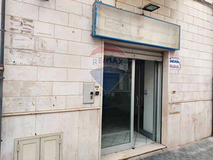 Appartamento bilocale in vendita in Via Taverna, Manfredonia