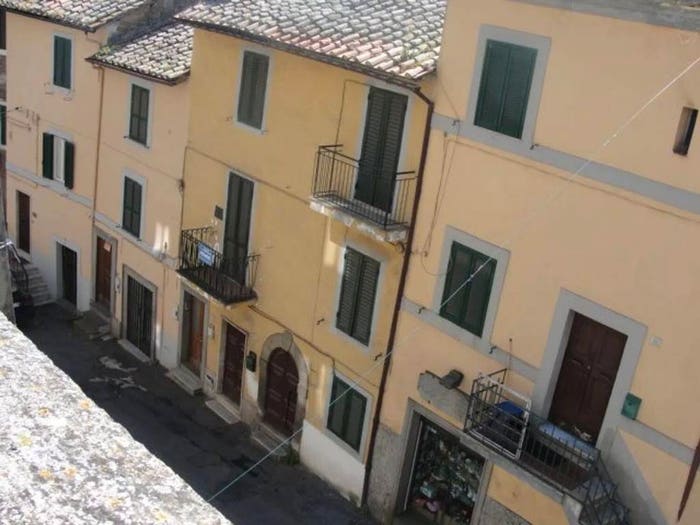 Appartamento con 5 locali in vendita in Via Roma, Bassano Romano