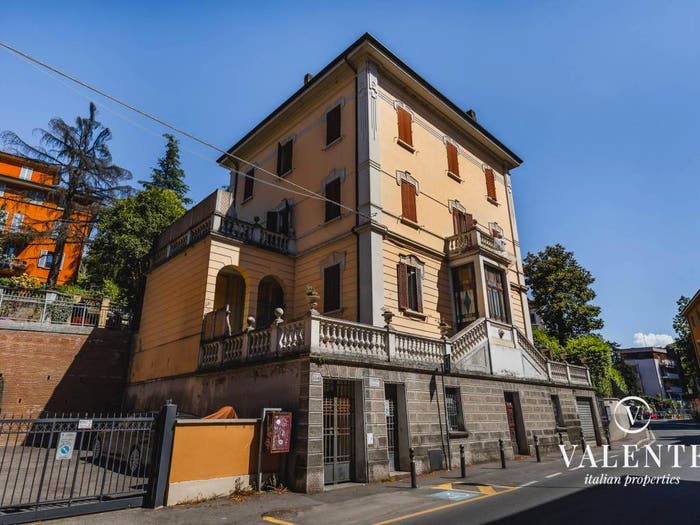 Appartamento con 6 locali in vendita in Colli Castiglione, Bologna