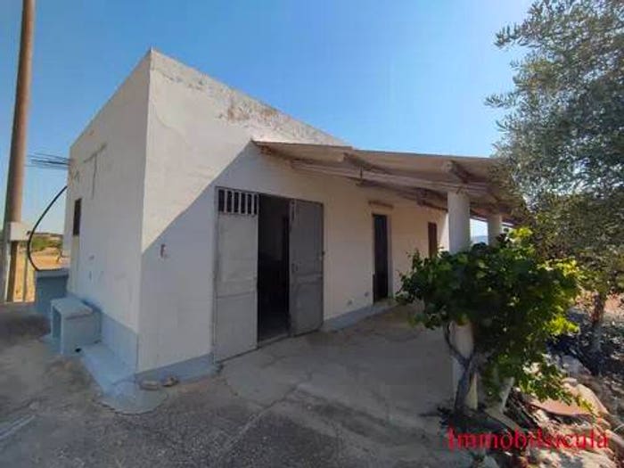 Casa quadrilocale in vendita in Contrada Cozzo Muni No Number, Ispica