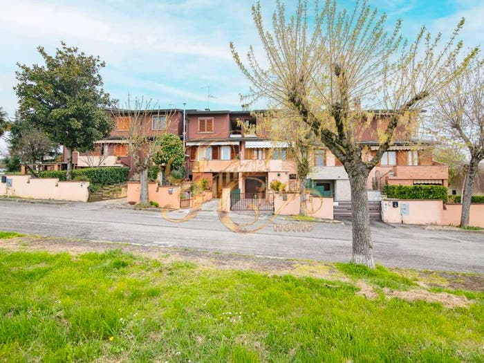 Casa con 6 locali in vendita in Via Ferrante Gonzaga, Centro, Agazzano