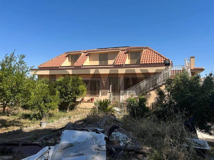Casa con 6 locali in vendita in via della pace, Pietraperzia