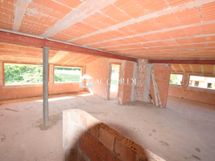 Casa con 6 locali in vendita in Via Lodovico Manin, Centro, Montebelluna