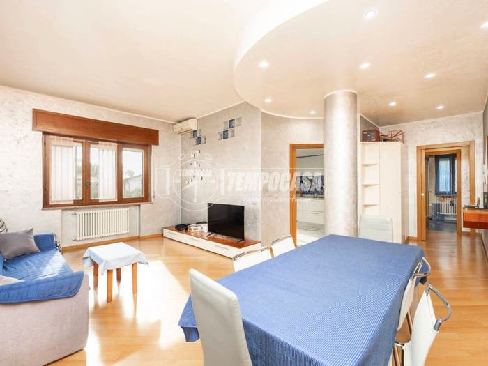 Appartamento quadrilocale in vendita in Via Paderno, Seriate