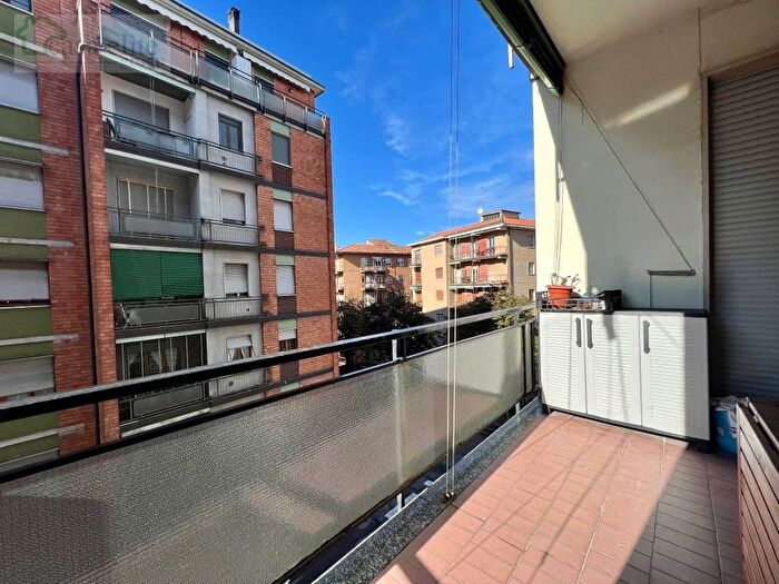 Appartamento trilocale in vendita in Via San Bassiano, Fanfani, Lodi