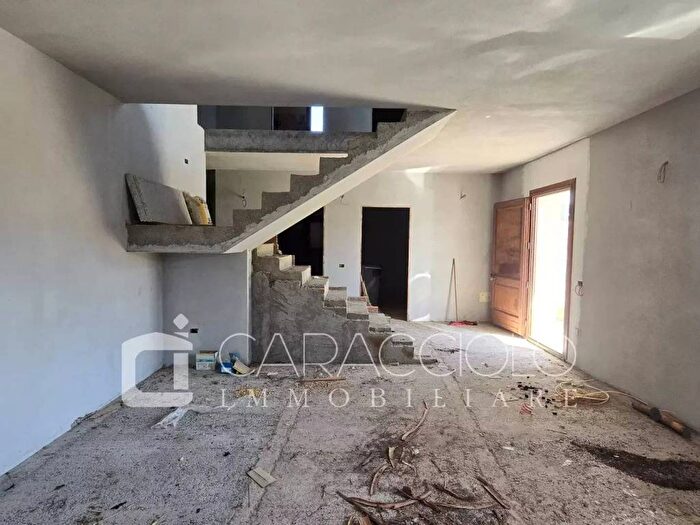 Casa con 6 locali in vendita in Berchiddeddu Sa Castanza, Olbia