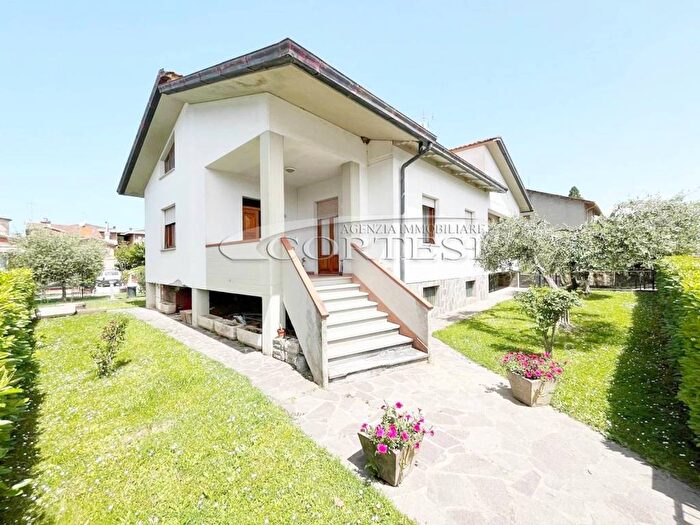 Appartamento trilocale in vendita in Città di Castello