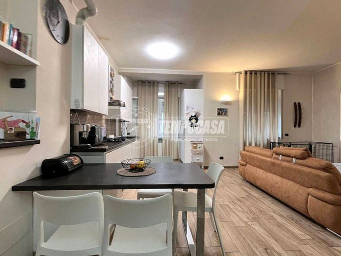 Appartamento trilocale in vendita in Via Francesco Baracca, Centro, Parabiago