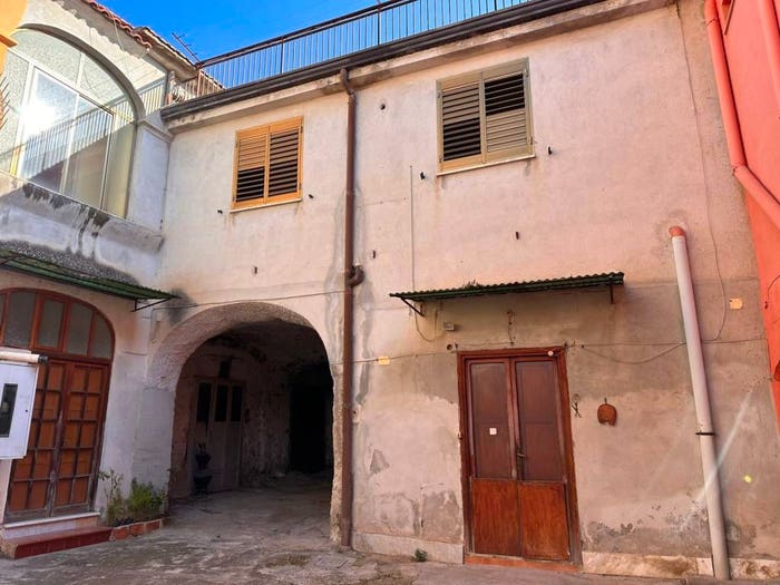 Casa con 6 locali in vendita in Via Guglielmo Marconi, Centro, Maddaloni