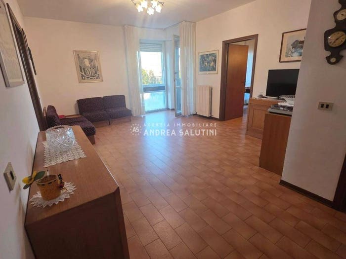 Appartamento con 5 locali in vendita in Semicentro, Cascina