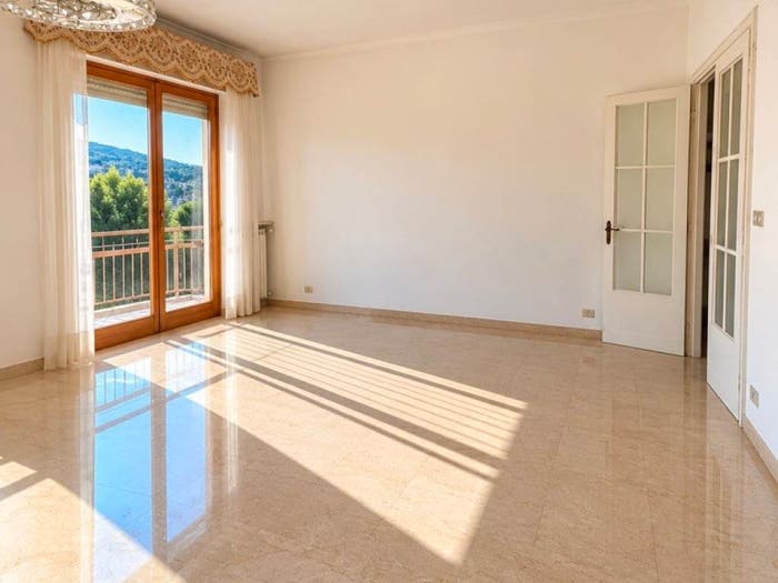 Appartamento con 5 locali in vendita in Viale Teano, Quarto, Genova