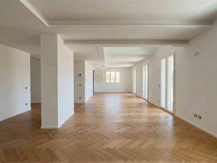 Appartamento quadrilocale in vendita in Via Trento, Centro, Bordighera