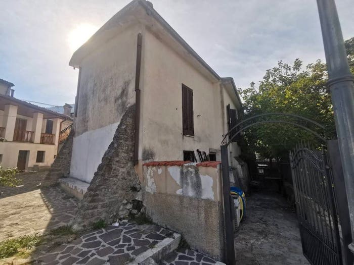 Casa con 5 locali in vendita in Largo Monumento, Centro, Civitella Roveto