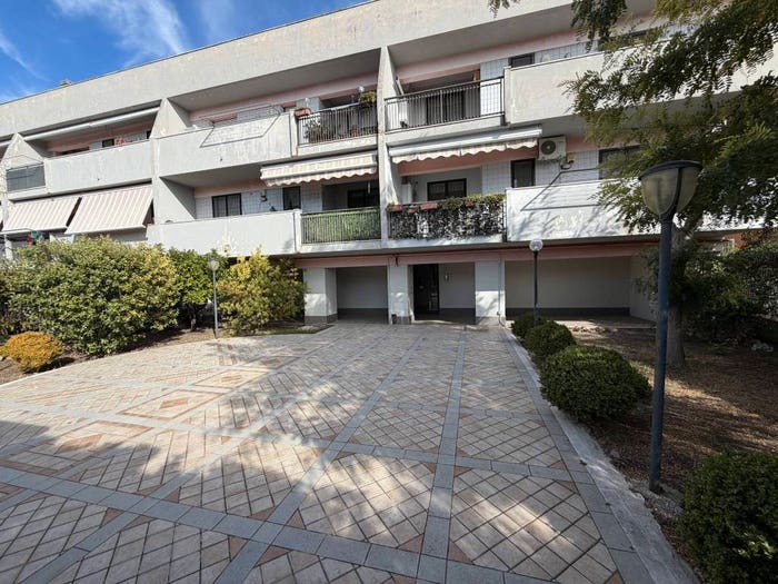 Appartamento trilocale in vendita in Viale Giuseppe la Torre, Comparto Biccari, Foggia