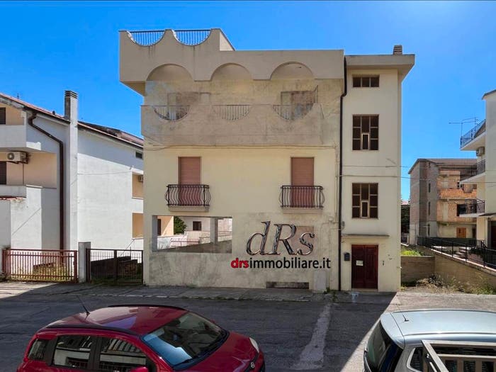 Appartamento quadrilocale in vendita in Via Fratelli Cervi, Marconia, Pisticci
