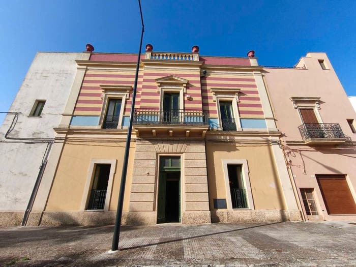 Casa con 6 locali in vendita in Via Roma, PresicceAcquarica