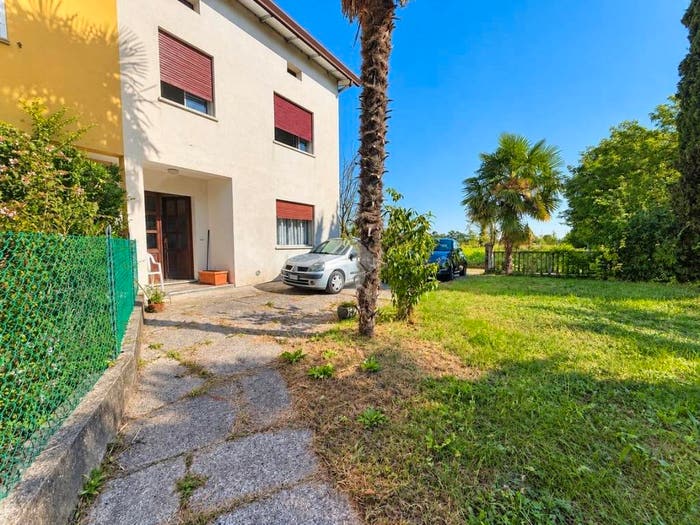 Casa con 6 locali in vendita in Via VIA MARCONI, Catena, Villorba
