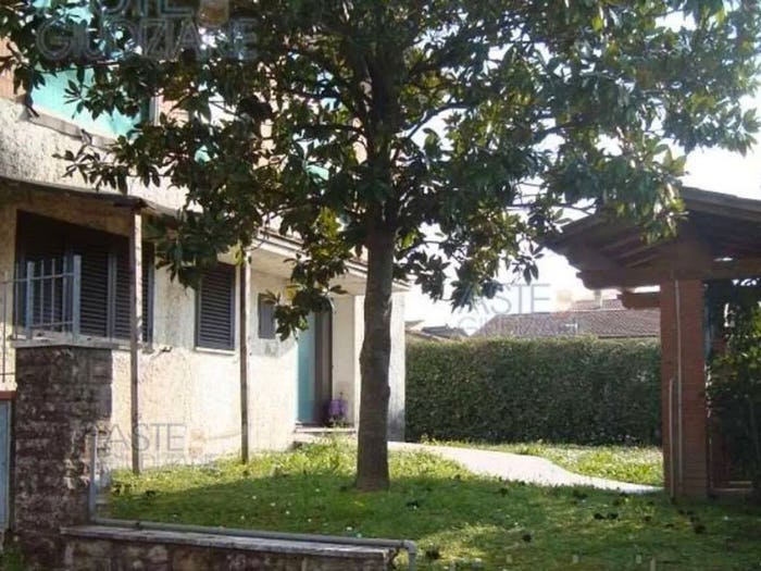 Casa con 6 locali in vendita in Via Occhibelli F, Cintolese, Monsummano Terme