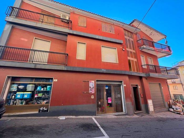 Casa con 6 locali in vendita in Via Vittorio Alfieri, Jerzu