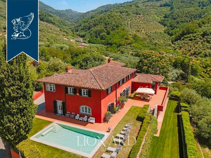 Casa con 6 locali in vendita in Massa e Cozzile