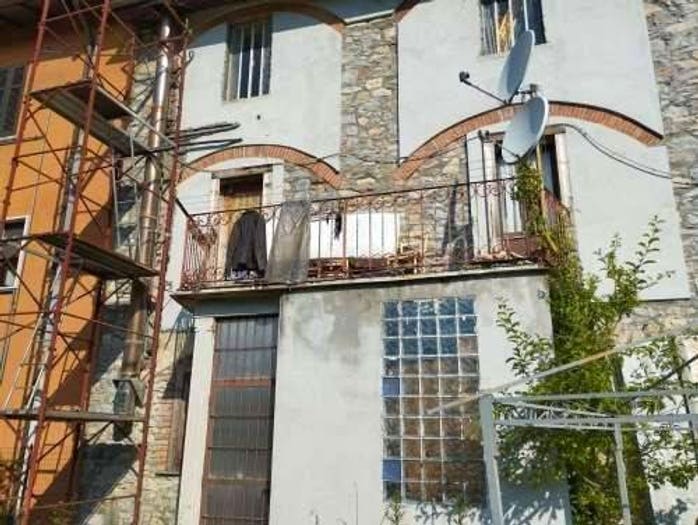 Appartamento con 5 locali in vendita in Strada Armino, Cocquio, CocquioTrevisago