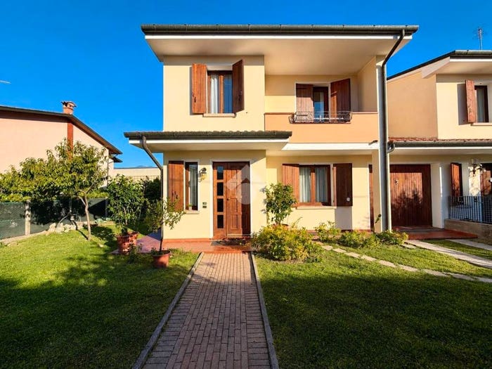 Casa trilocale in vendita in Via Livenza, Centro, Pieve di Soligo