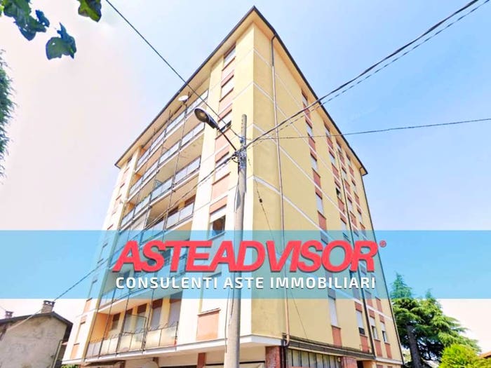Appartamento con 5 locali in vendita in Via Stazione, Centro, Varallo Pombia