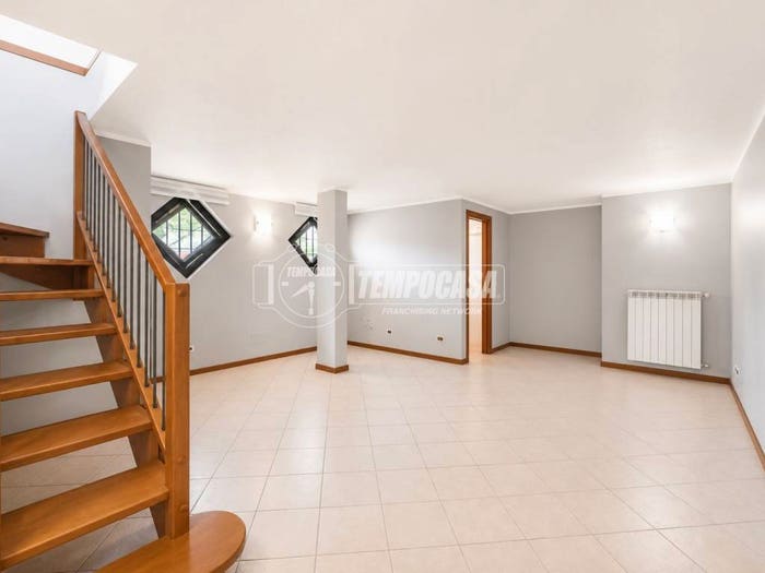 Appartamento quadrilocale in vendita in Via Achille Grandi, Abbiategrasso