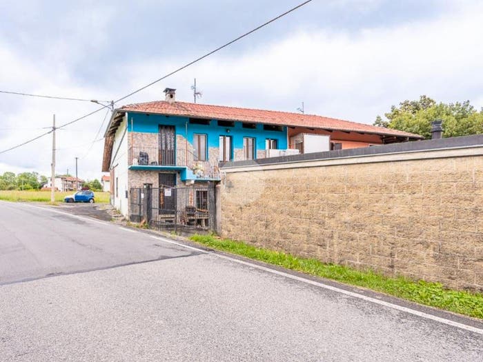 Casa trilocale in vendita in Strada Villapet, Villanova Canavese