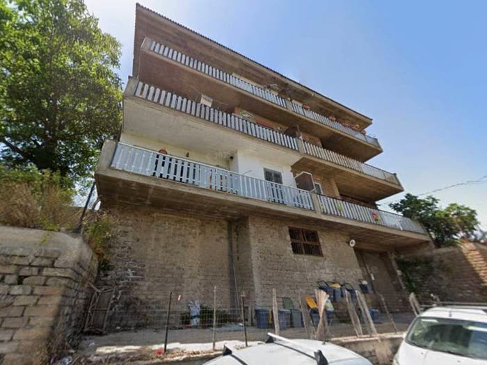 Appartamento trilocale in vendita in Via di Valle Morta, Finocchio, Roma