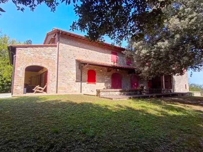 Appartamento trilocale in vendita in Località Camporbiano, Gambassi Terme