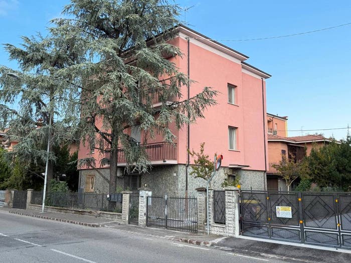 Appartamento con 5 locali in vendita in Modena Est, Modena