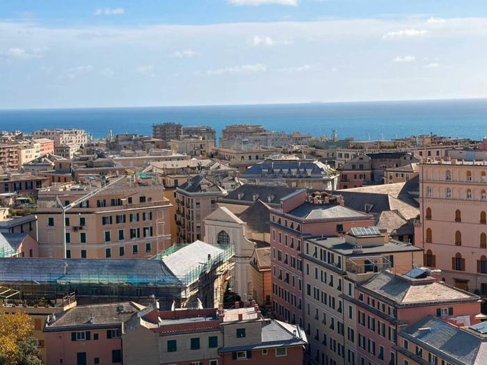 Appartamento quadrilocale in vendita in Via Ceccardo Roccatagliata Ceccardi, Centro Città, Genova