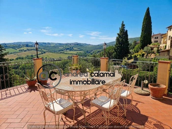 Casa con 6 locali in vendita in Piazza Cesare Battisti, Comeana, Carmignano