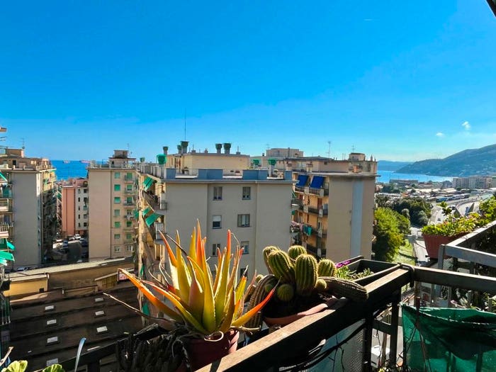 Appartamento trilocale in vendita in Via Diano Marina, Pra', Genova