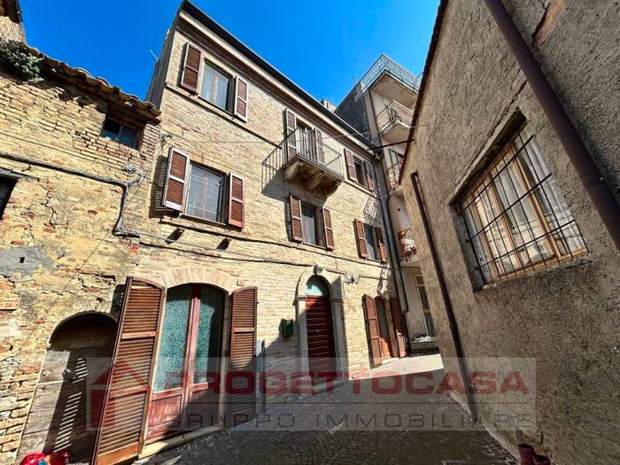 Casa con 6 locali in vendita in Via delle Mura, Acquaviva Picena