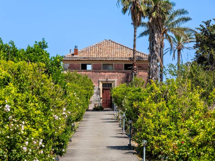 Casa con 6 locali in vendita in Via Sant'Alfio, Mascali