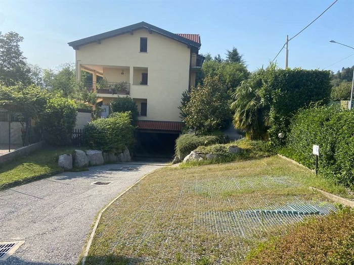 Appartamento trilocale in vendita in Cocquio, CocquioTrevisago