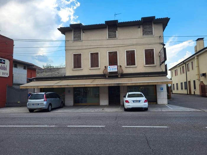 Casa con 5 locali in vendita in Via Olmo, Centro, Creazzo