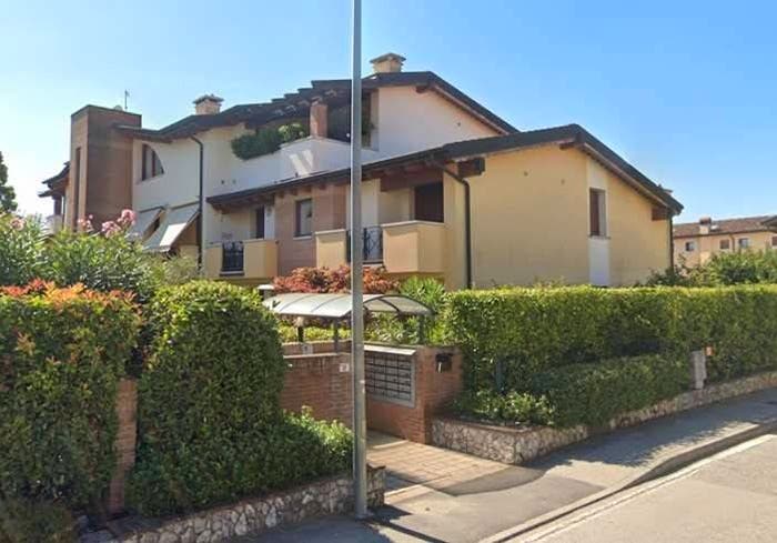 Appartamento quadrilocale in vendita in via Tecchio, Montecchio Maggiore Alte Ceccato, Montecchio Maggiore